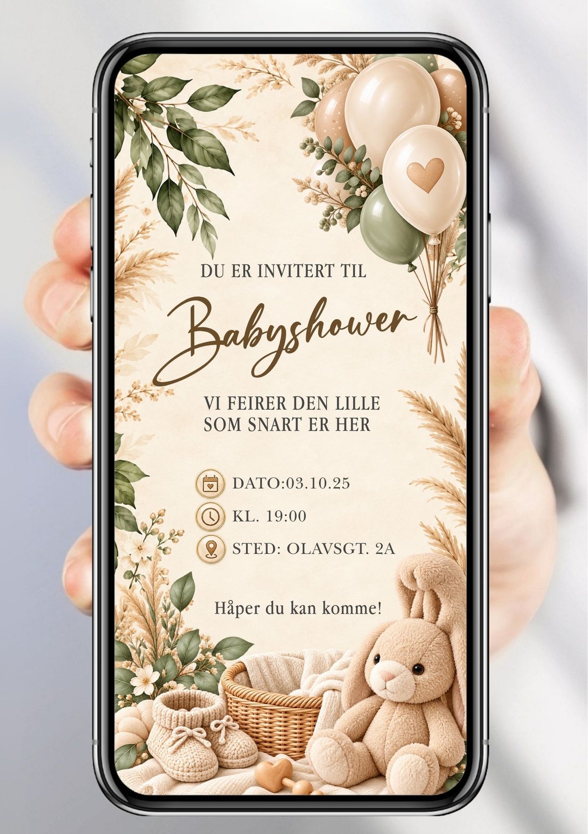 Digital babyshower-invitasjon på beige/kremhvit bakgrunn med pampagress og grønne eukalyptusblader, kremballonger med hjerte øverst til høyre, flettekurv med babyteppe, babysokker og kanintøy nederst, "Du er invitert til Babyshower" i elegant håndskrift og festdetaljer