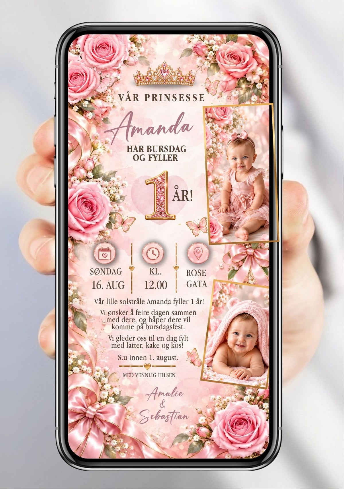 Digital bursdagsinvitasjon med to babyfoto i gullrammer omgitt av rosa roser, gypsophila, gullkrone øverst, stor rosa sløyfe, navn i håndskrift, "Har bursdag og fyller 1 år!" og festdetaljer på rosa/blush bakgrunn