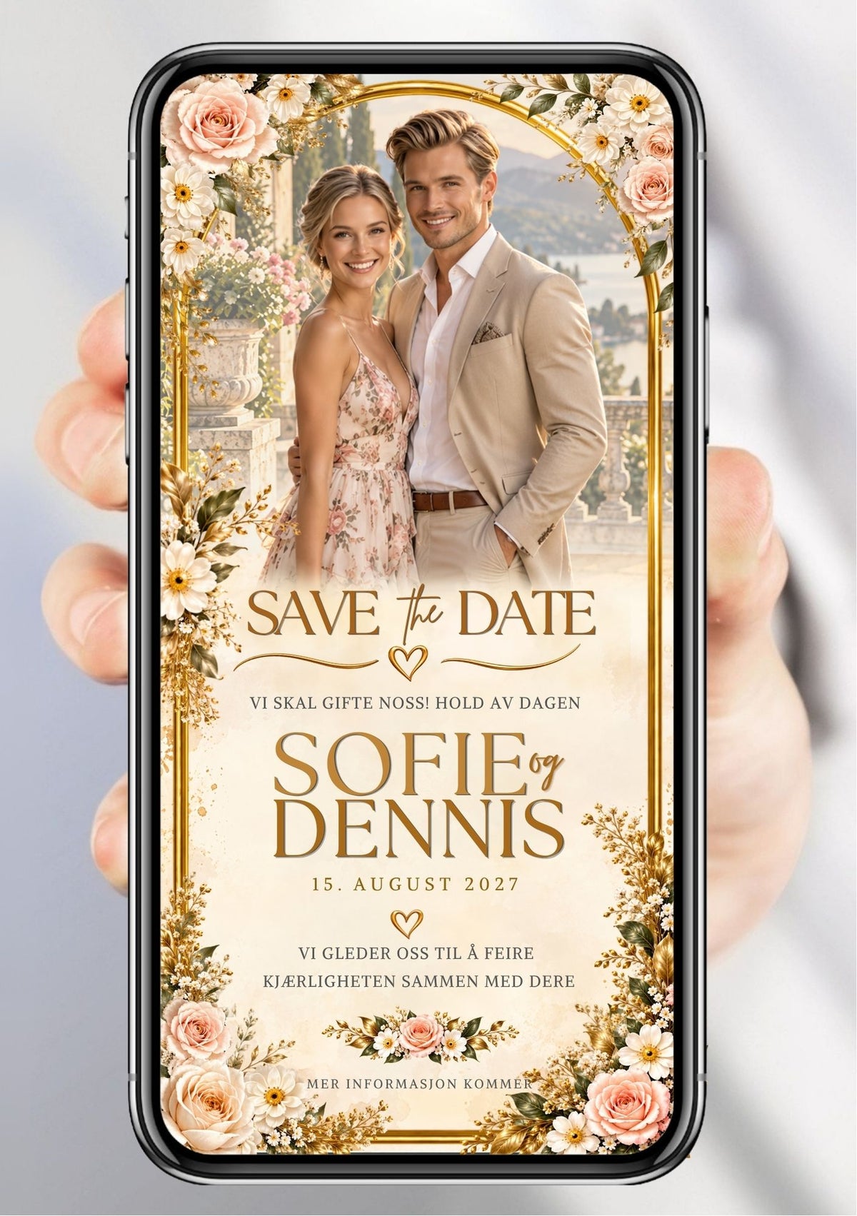 Save the Date vist på mobil med bilde av et par i en buet gullramme, rosa og kremfargede roser, hvite blomster og gylne hjerter.