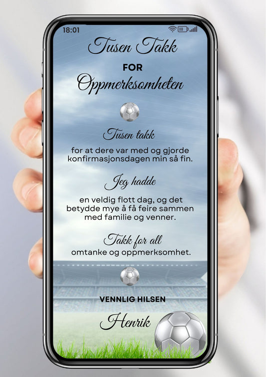 Mobil takkekort konfirmasjon gutt med fotballstadion, grønt gress, sølvfotball og håndskrevet navn på lys blå bakgrunn