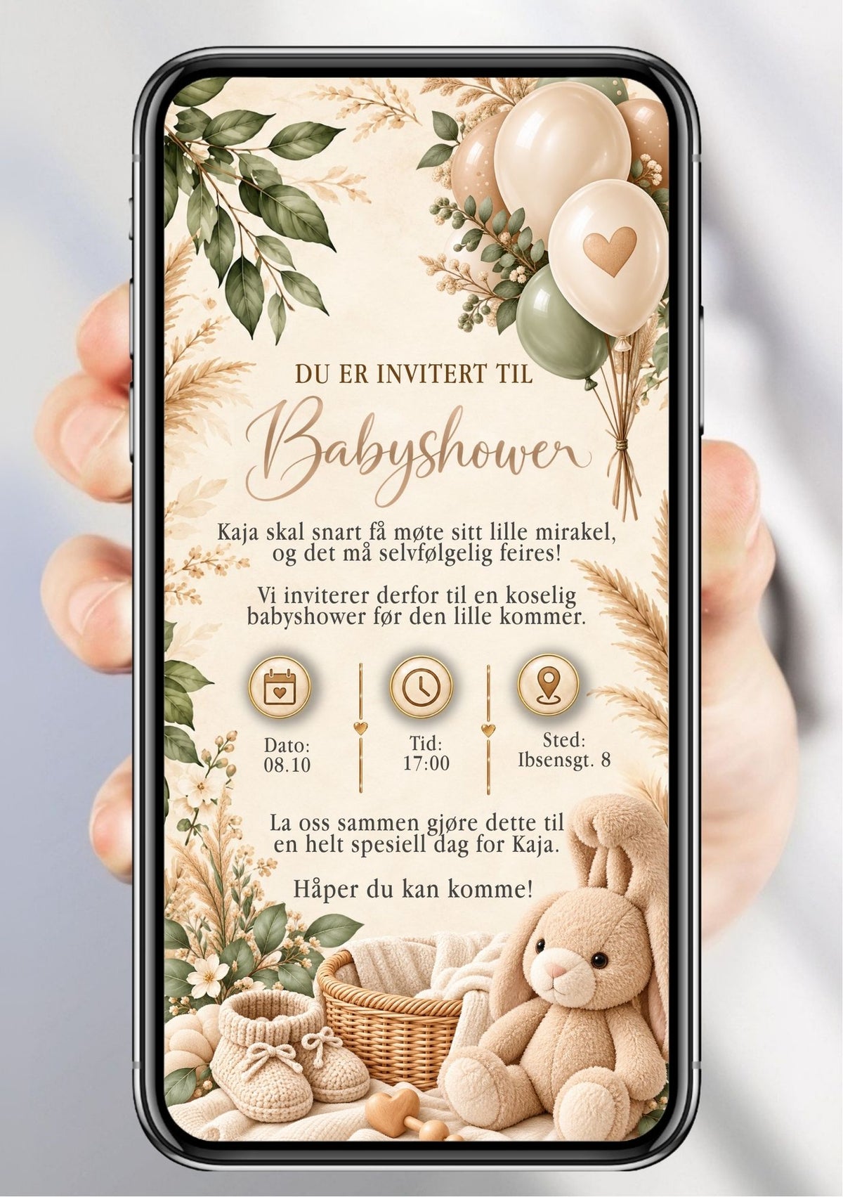 Digital babyshower-invitasjon på lys beige bakgrunn med pampagress og grønne eukalyptusblader, kremballonger med hjerte øverst til høyre, stor kanintøy, flettekurv med babyteppe og babysokker nederst, "Du er invitert til Babyshower" i elegant håndskrift og festdetaljer