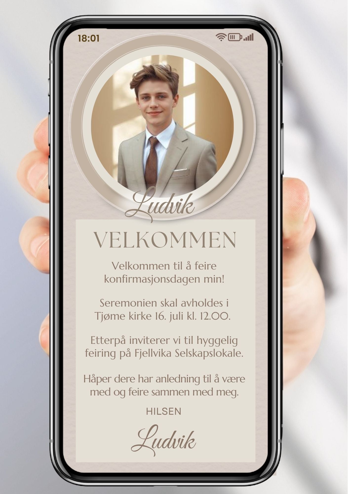 Mobil konfirmasjonsinvitasjon gutt med rundt portrettbilde i beige ramme, håndskrevet navn og tekst på krembeige bakgrunn