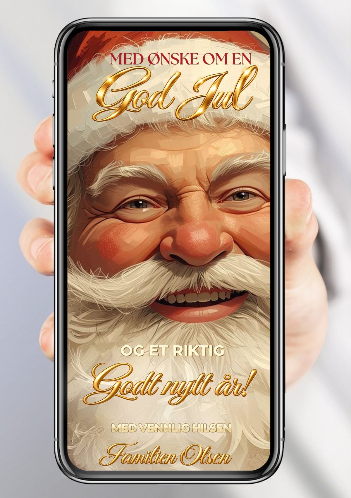 Digitalt julekort vist på mobil med nærbilde av en smilende julenisse med røde kinn, hvitt skjegg og nisselue, gulltekst og personlig familiehilsen.