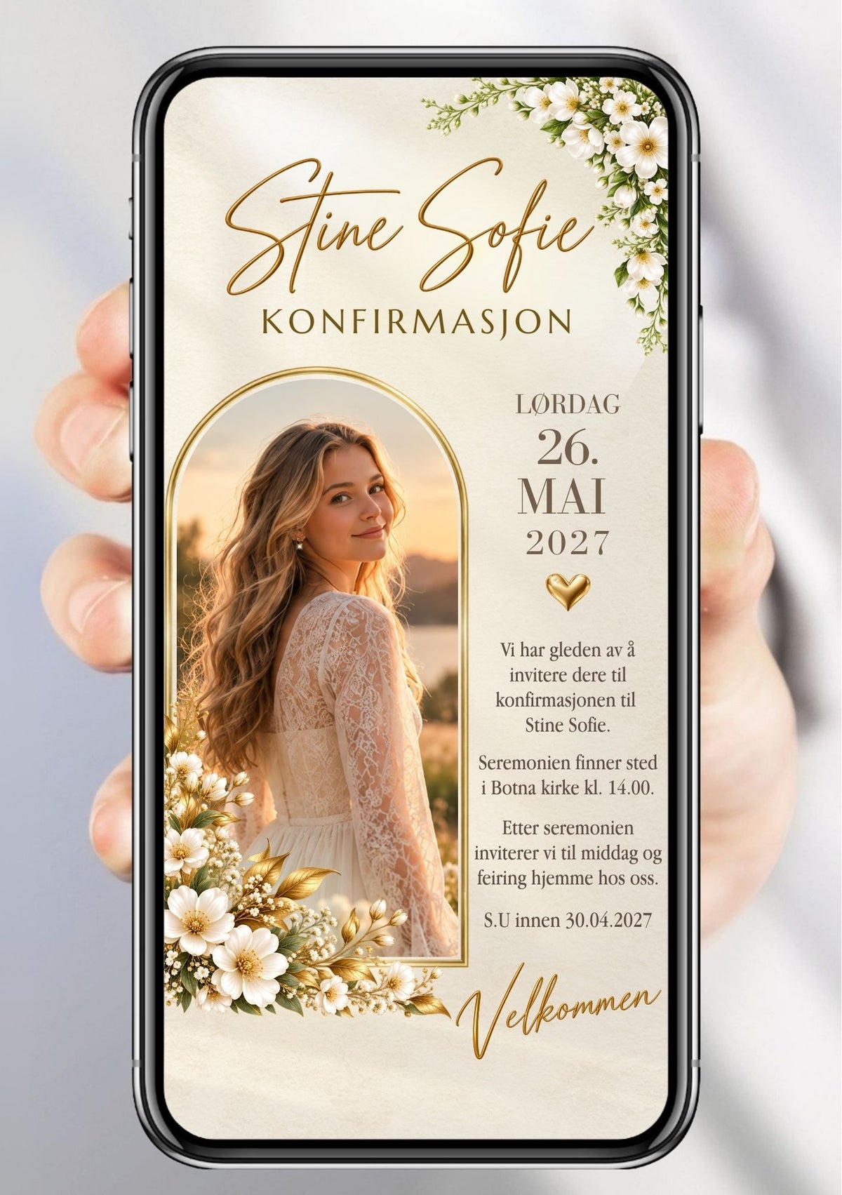 Digital konfirmasjonsinvitasjon vist på mobil med portrett i gullramme og hvite blomster. ⠋