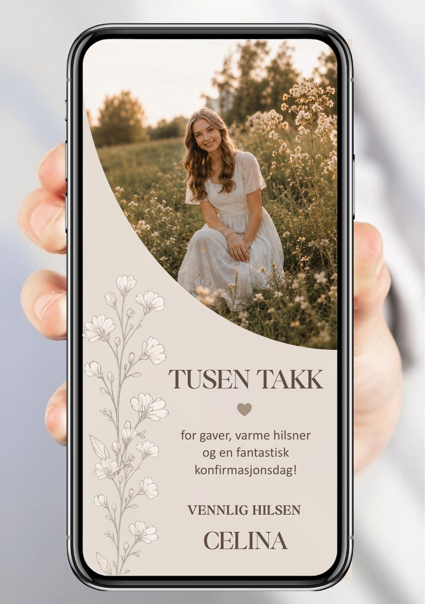 Digitalt takkekort til konfirmasjon i beige med bølget portrettbilde, stor blomsterdetalj og takketekst, vist på mobilskjerm