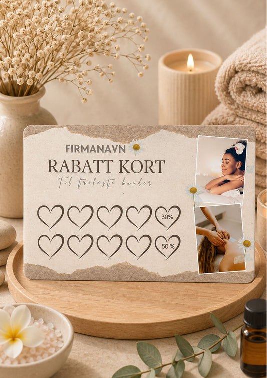 Rabattkort for spa og velvære omgitt av stearinlys – design med teksten Firmanavn Rabatt Kort Til trofast kunder, tolv tomme hjerter med 30% og 50% rabatt og bilder av massasje og badekar, i beige og brun pergamentfargepalett