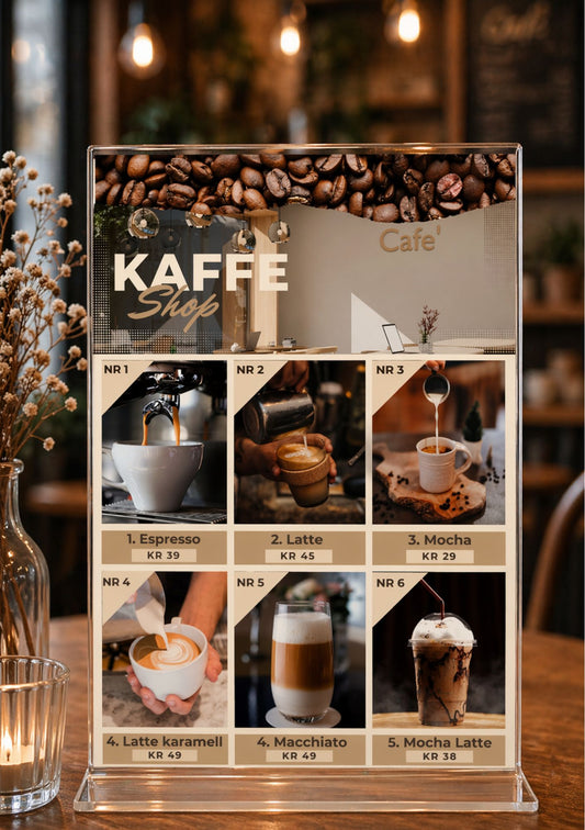 Kafémeny i akrylramme på trebord – design med kaffebønner øverst, teksten Kaffe Shop, og seks kaffebilder med espresso, latte, mocha, latte karamell, macchiato og mocha latte med priser i beige og brun fargepalett 