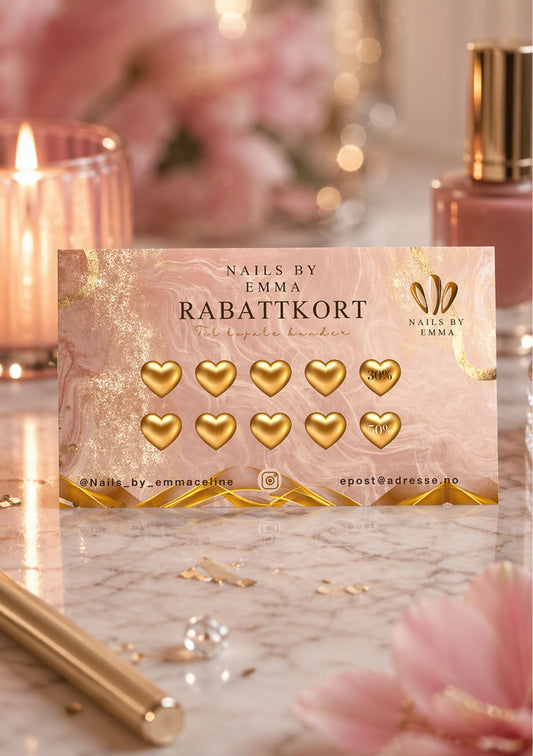 Rabattkort for neglsalong i rosa og gull – design for Nails by Emma med ti gullhjerter og teksten Rabattkort, på rosa bakgrunn med stearinlys og blomster