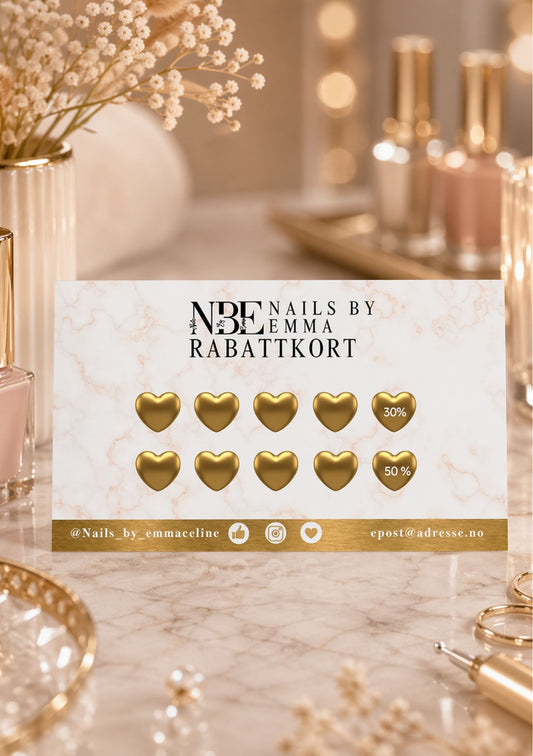 Rabattkort for neglsalong i beige og gull – design for Nails by Emma med ti gullhjerter og teksten Rabattkort, på romantisk beige bakgrunn med blomster og parfyme