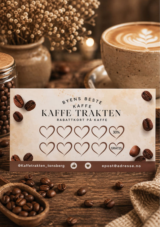 Kaffekort for kafé på trebord med kaffebønner – design for Kaffetrakteren med teksten byens beste kaffe, med 30% og gratis tiende kaffe, i beige og brun fargepalett 