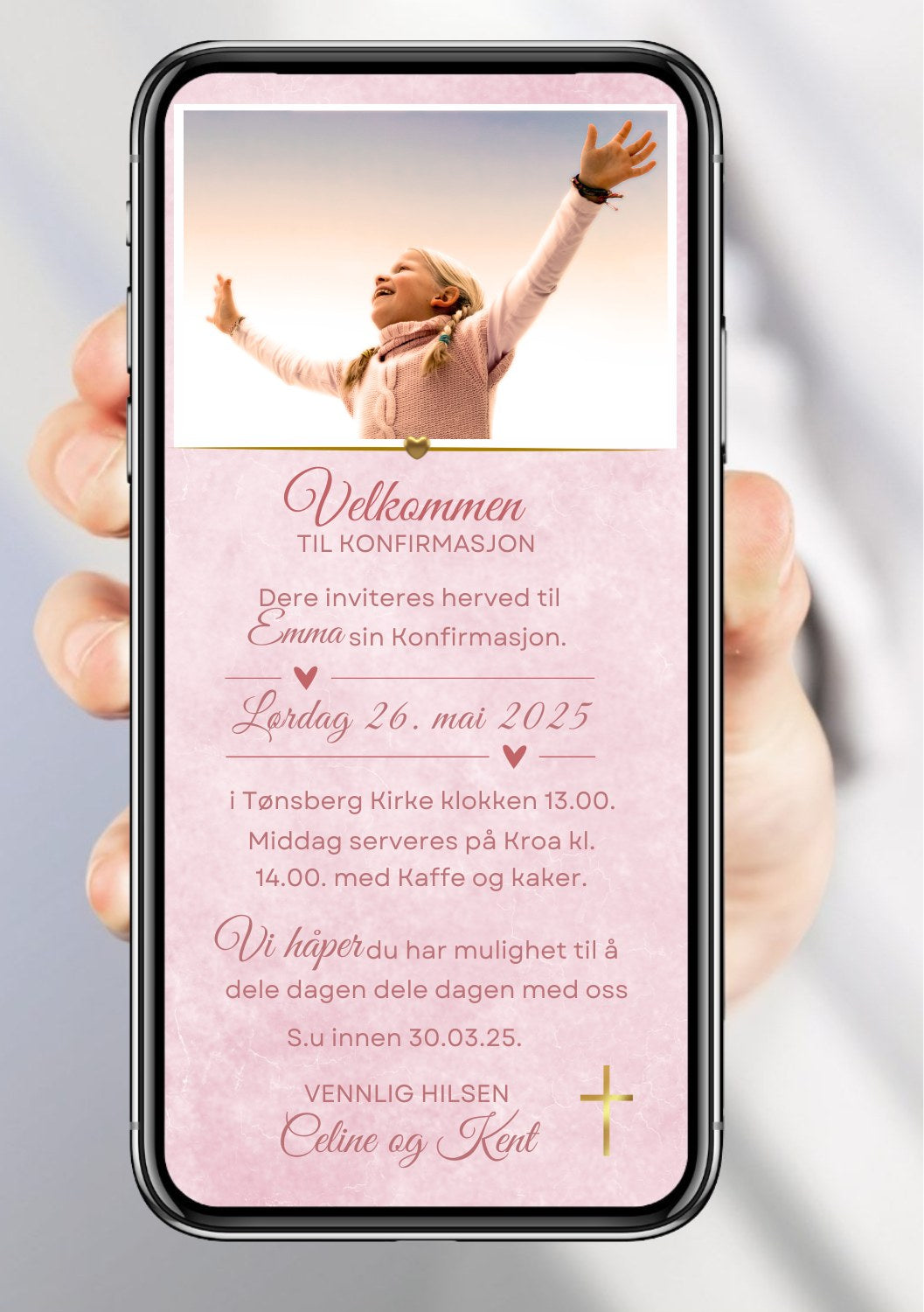 Digital konfirmasjonsinvitasjon med rosa bakgrunn, bilde øverst, gullkors og håndskrevet skrift