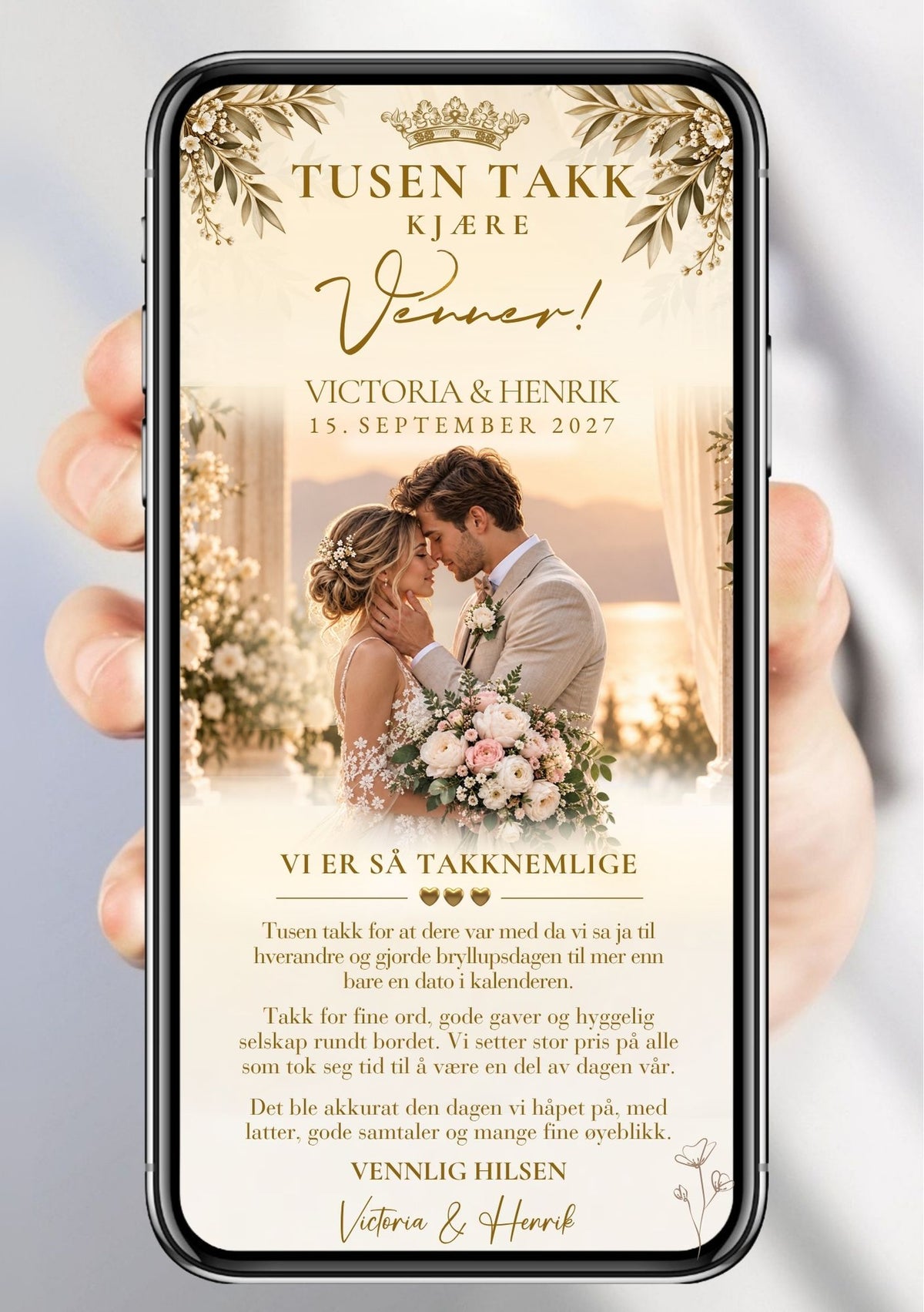 Takkekort med gullkrone og olivengrener øverst, brudepar ansikt til ansikt med blomsterbukett, tre gullhjerter, teksten "Vi er så takknemlige" og håndskriftnavn "Victoria & Henrik" på beige bakgrunn