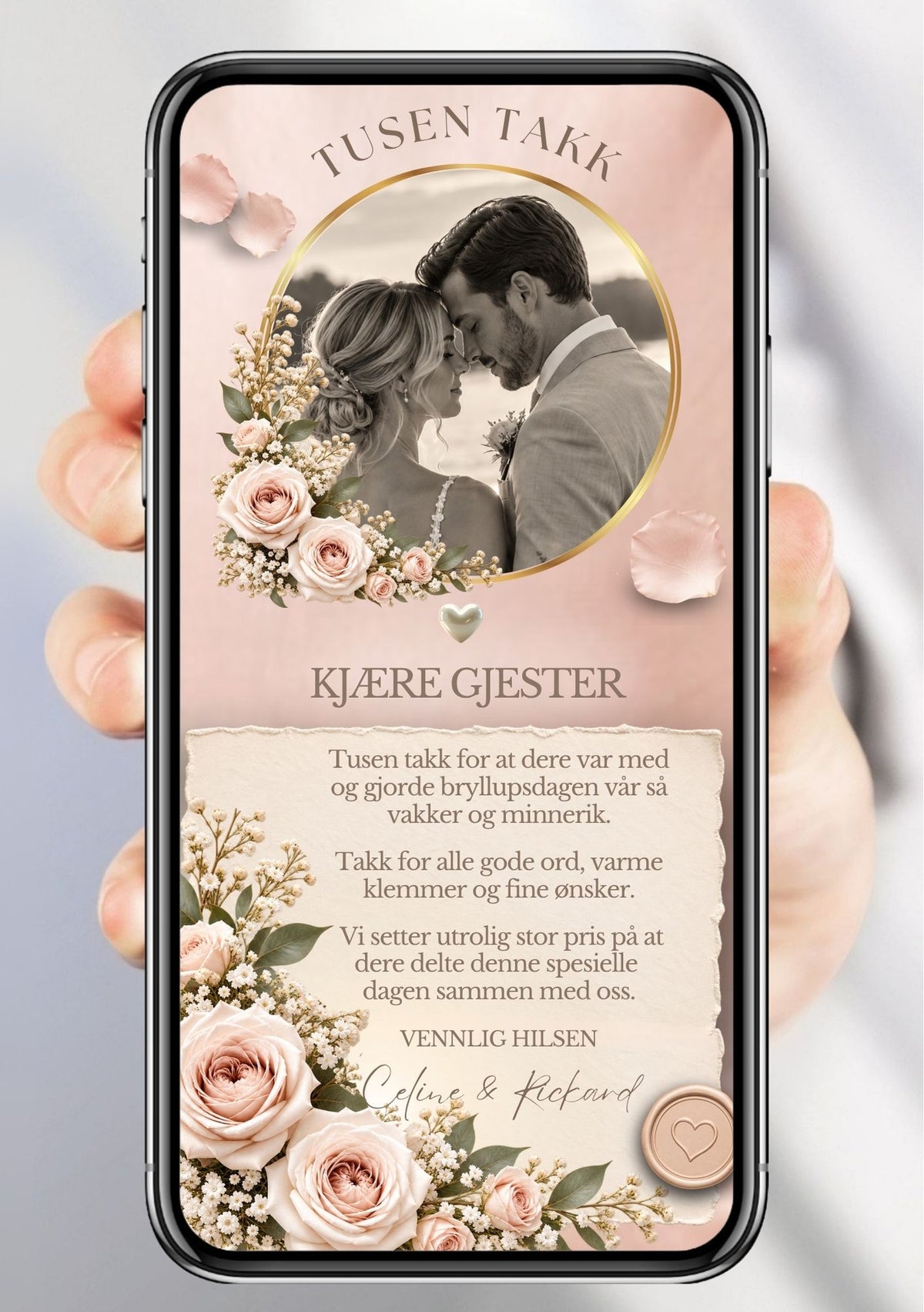 Takkekort med rundt brudefoto i gullramme, kremroser og gypsophila på blush bakgrunn – send en varm og personlig takk til gjestene rett fra telefonen.